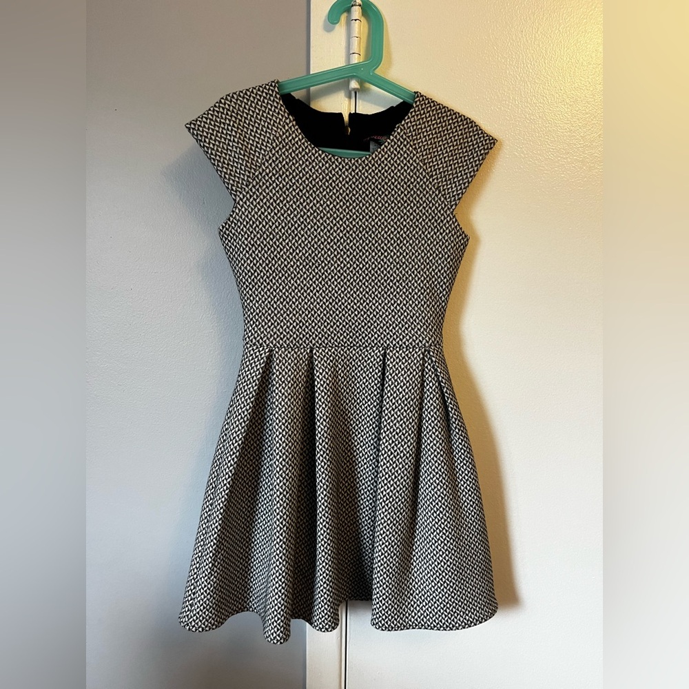 By Debra girls cap sleeve dress